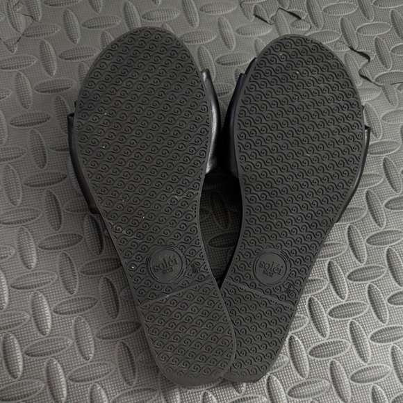 Solei Sea Black Vegan Leather Bow Slide Sandals Size 9 - Picture 4 of 5